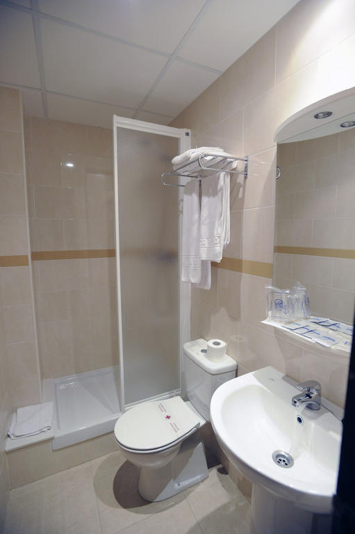 Hostal Can Marinés Sant Carlos de la Ràpita Habitación foto